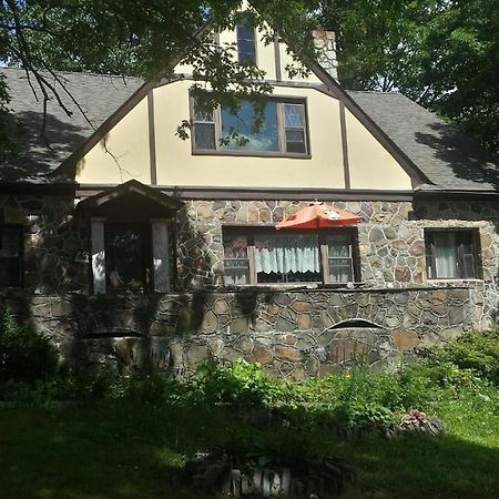 Maurrocks - A Pocono Mountains B&B Mount Pocono Exteriör bild